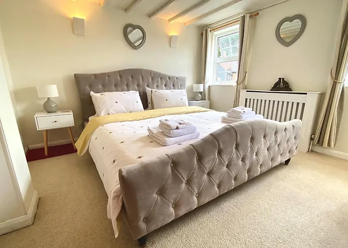 Bumblebee Cottage - Cosy Cottage In Area Of Outstanding Natural Beauty