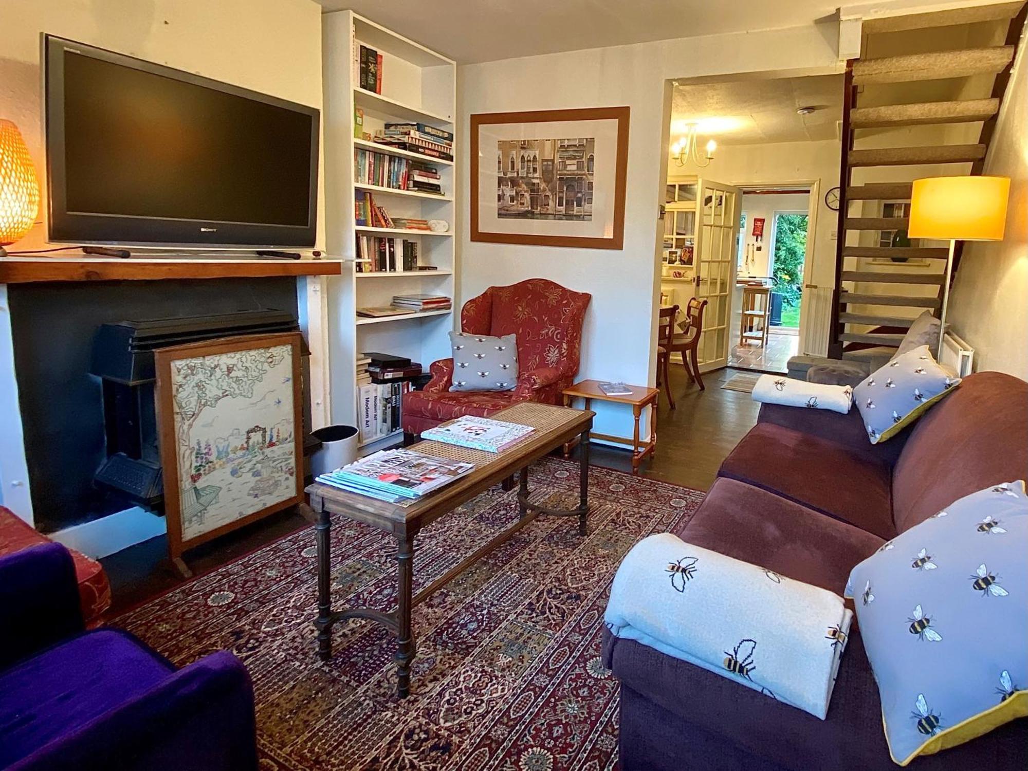 Bumblebee - Cosy In Area Of Outstanding Natural Beauty Villa Hemel Hempstead
